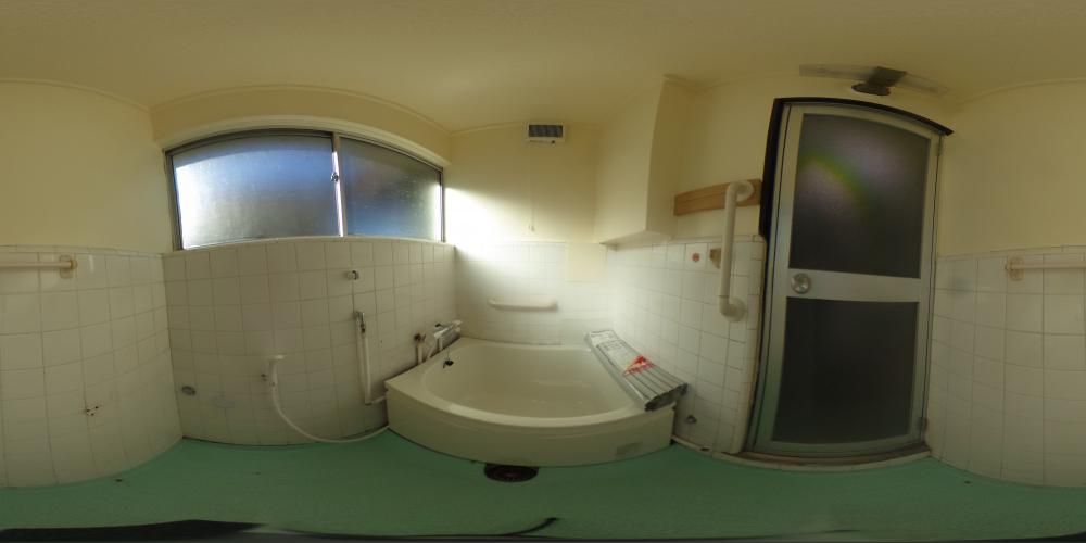 �o�X���[��