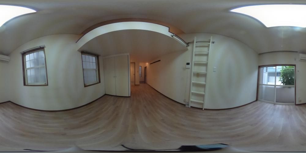 ���r���O